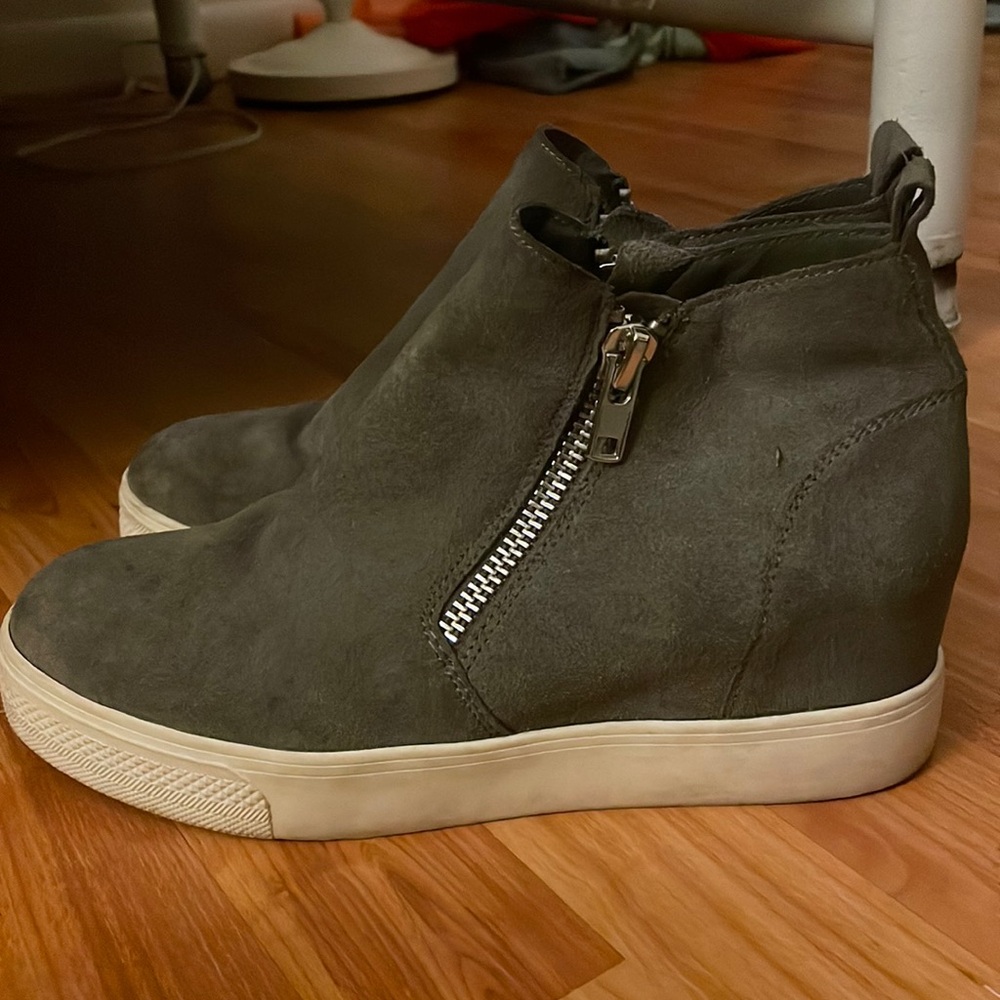 STEVE MADDEN, gray shoes, size 8 women’s